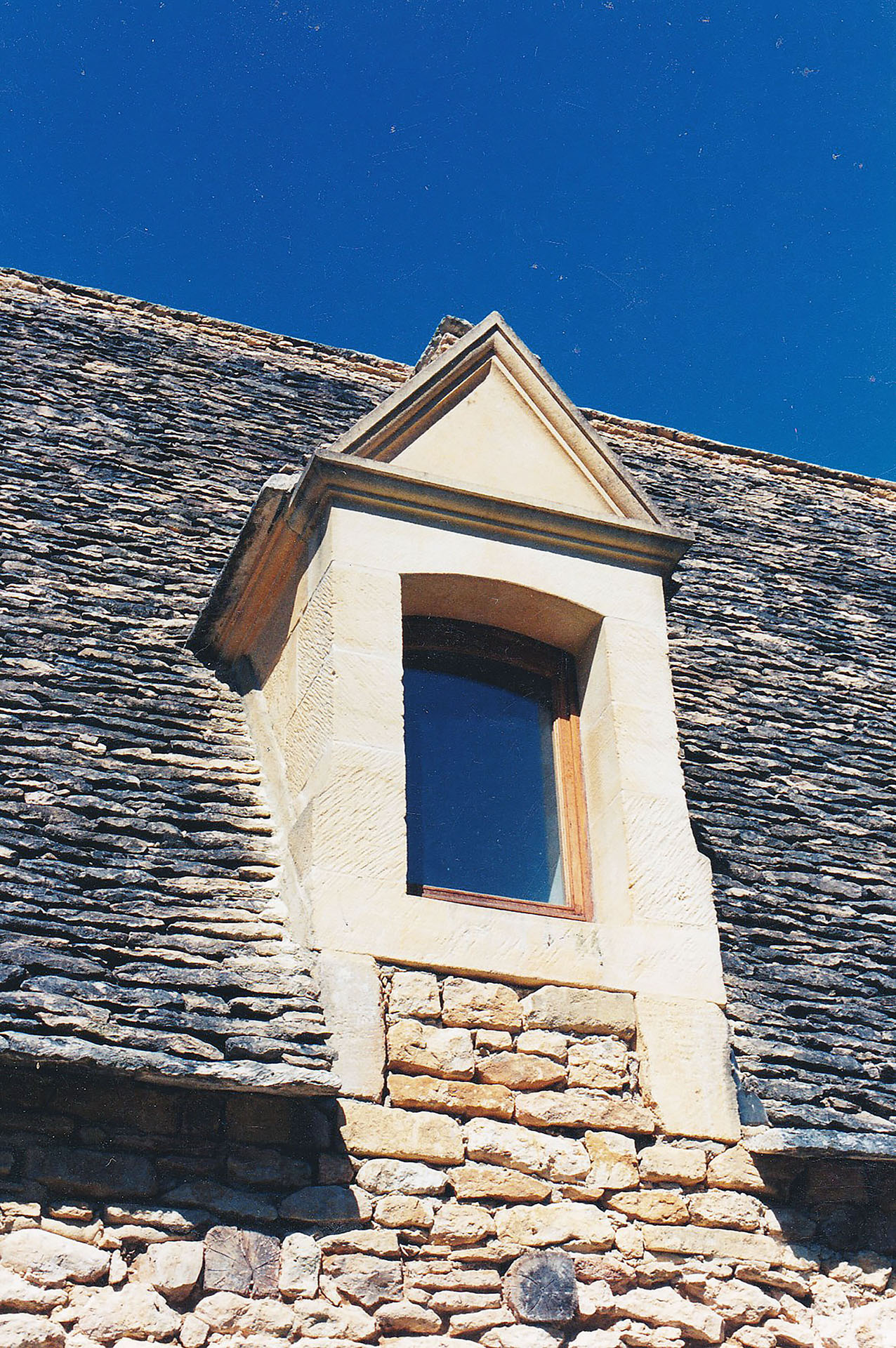 Lucarnes et meneaux Carrières Vèze